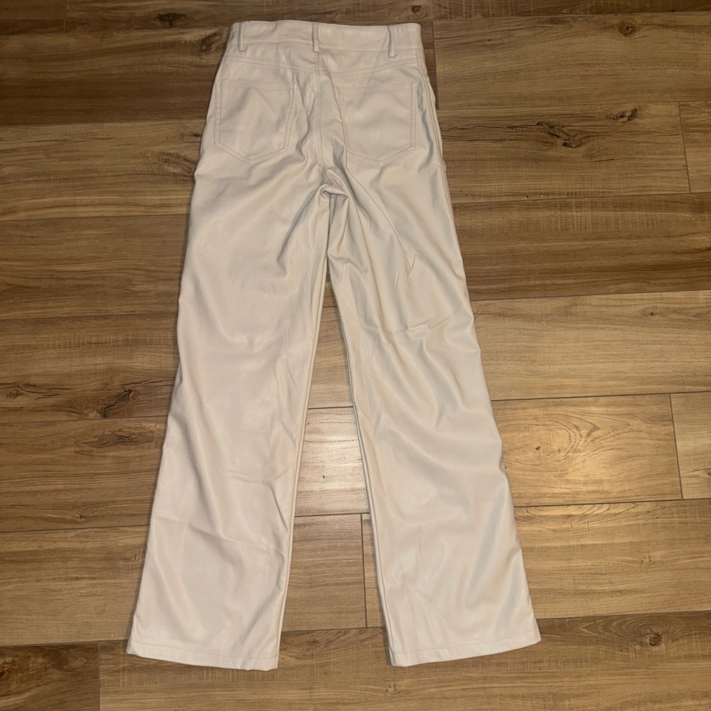 Women’s White Pants